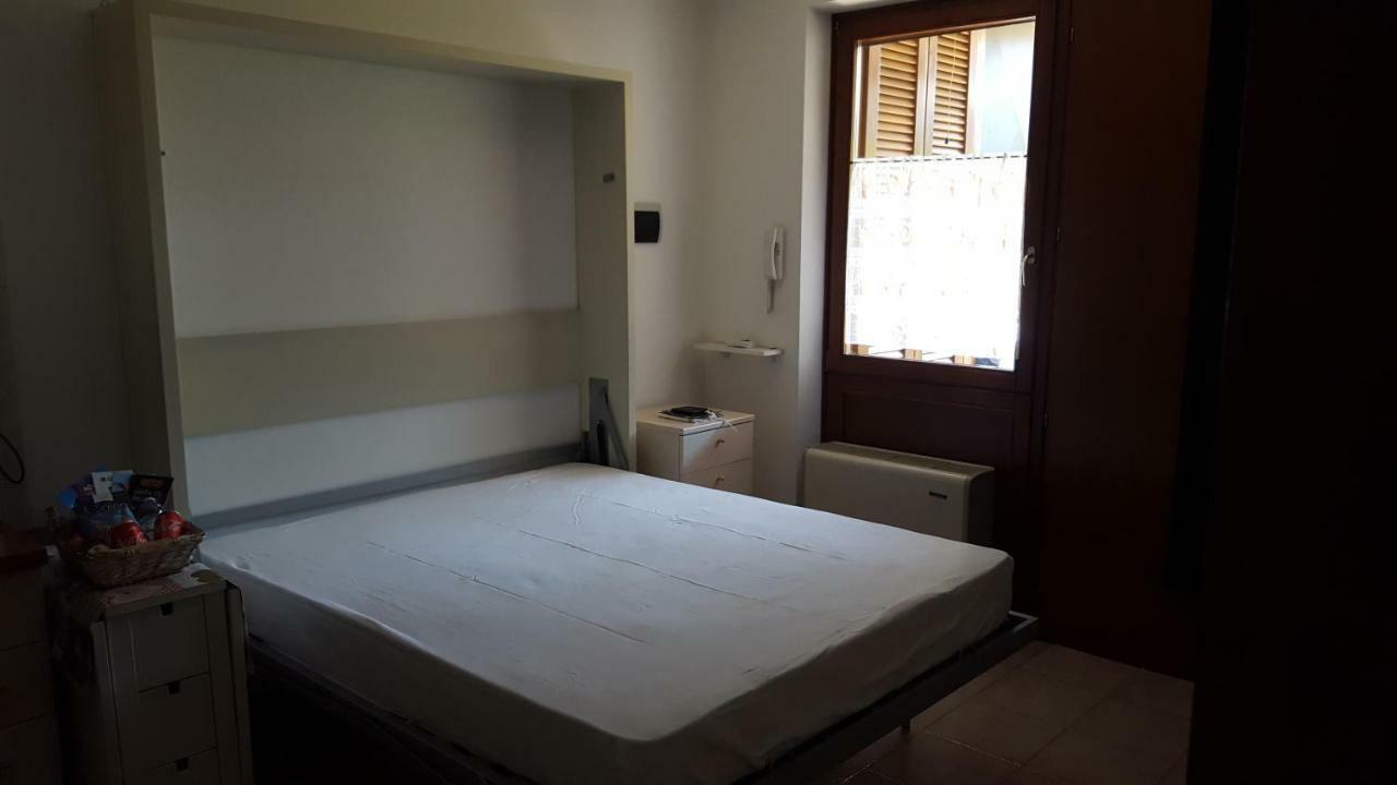Appartamento Michele Tre Piscine Caraibiche Desenzano Del Garda Exterior foto